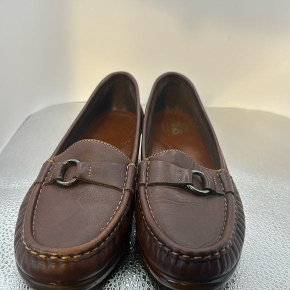 New without tags SAS shoes. Size 7 1/2 beautiful rich Brown pair of loafers.​​ - Picture 1 of 7